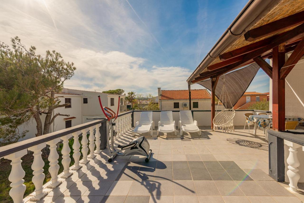 Agape Apartment Vir