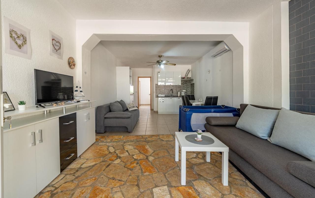 Apartment Agape Vir