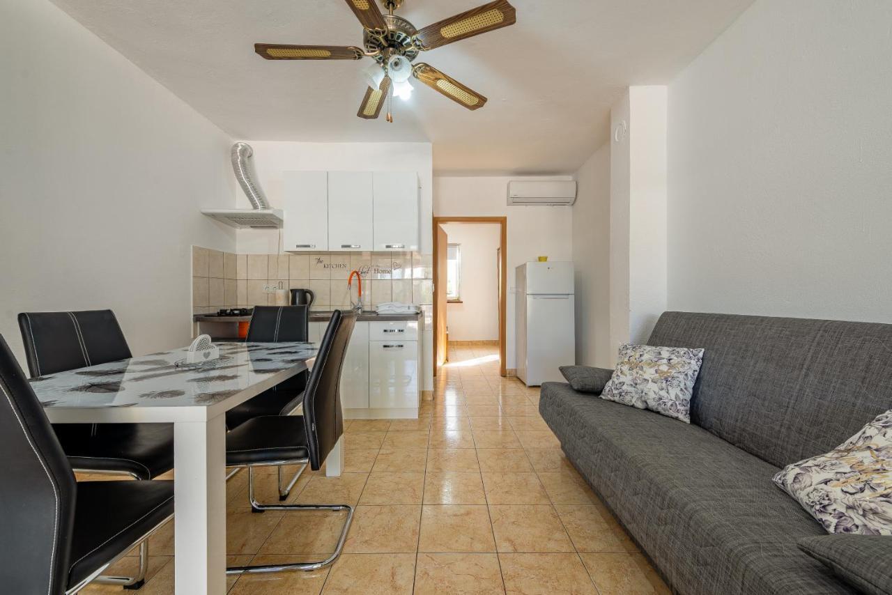 Agape Apartment *