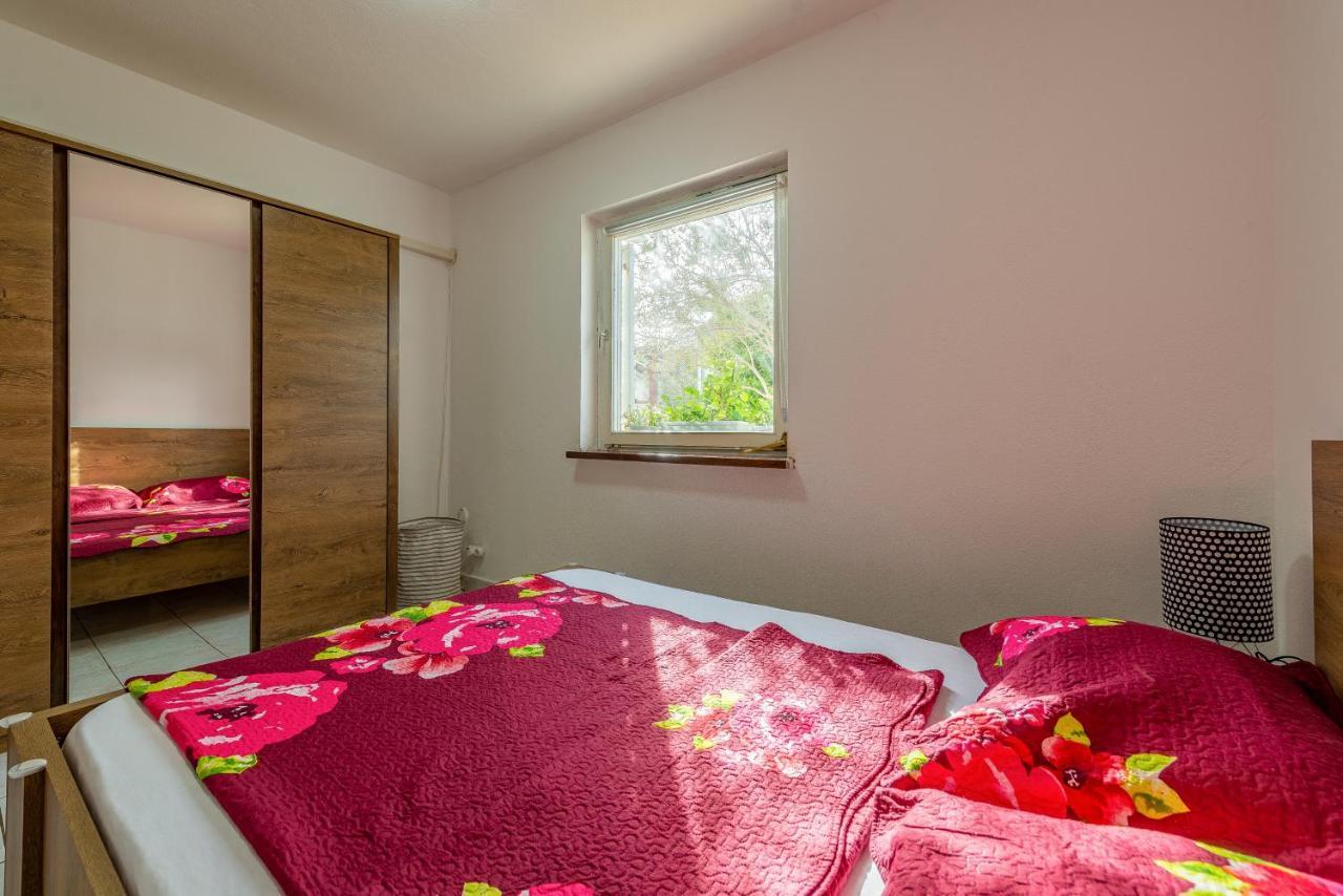 Agape Apartment Vir