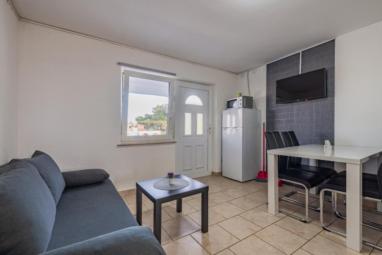 Agape Apartment Vir