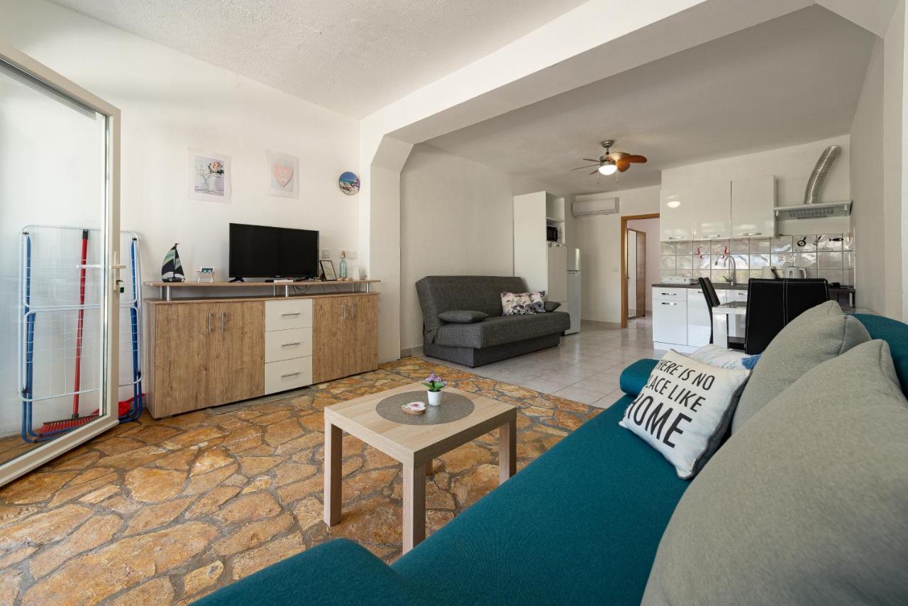 Agape Apartment *