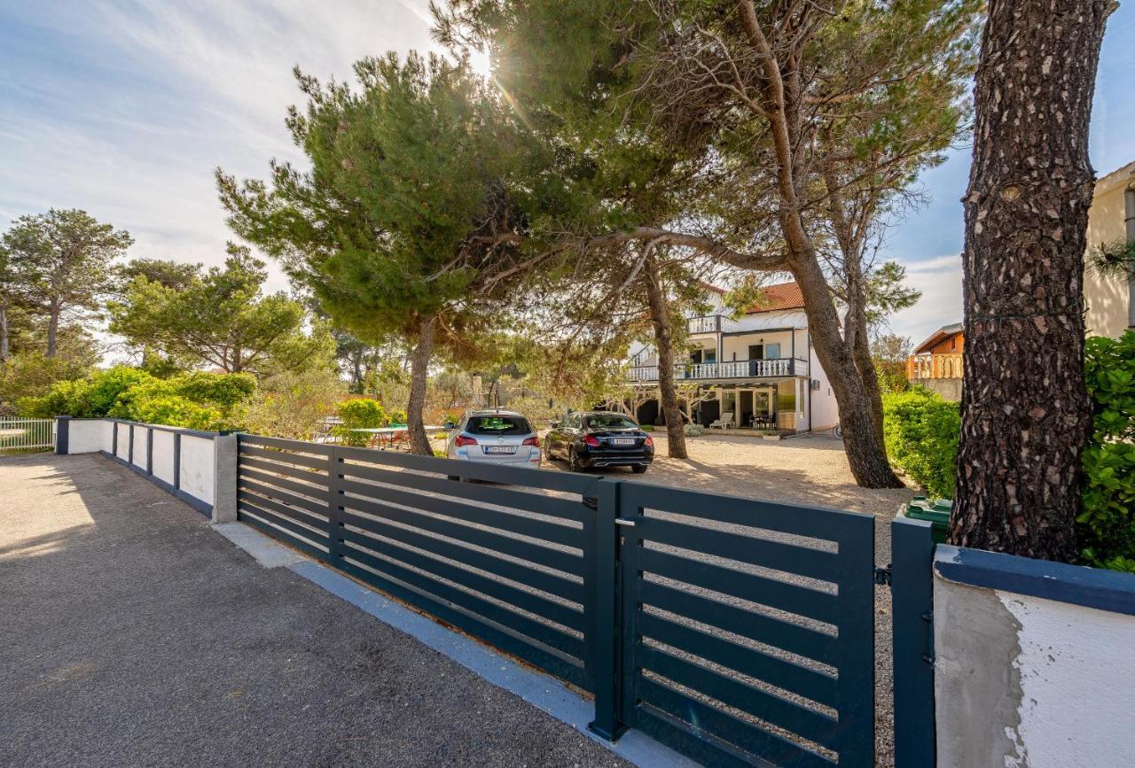 Agape Apartment Vir