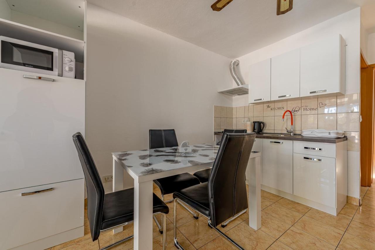 Agape Apartma Vir