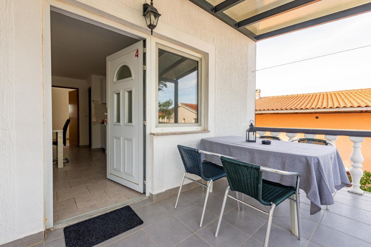 Agape Apartma Vir