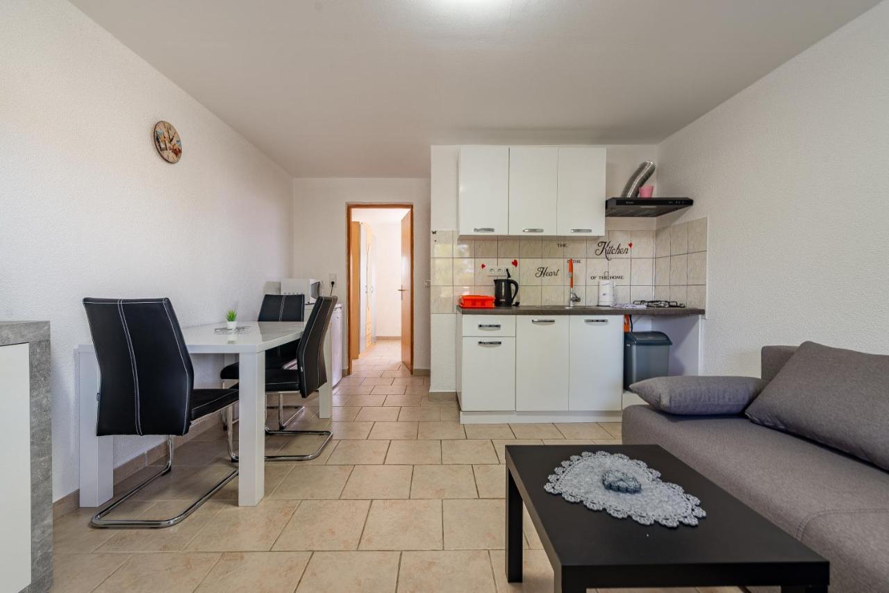 Agape Apartma Vir